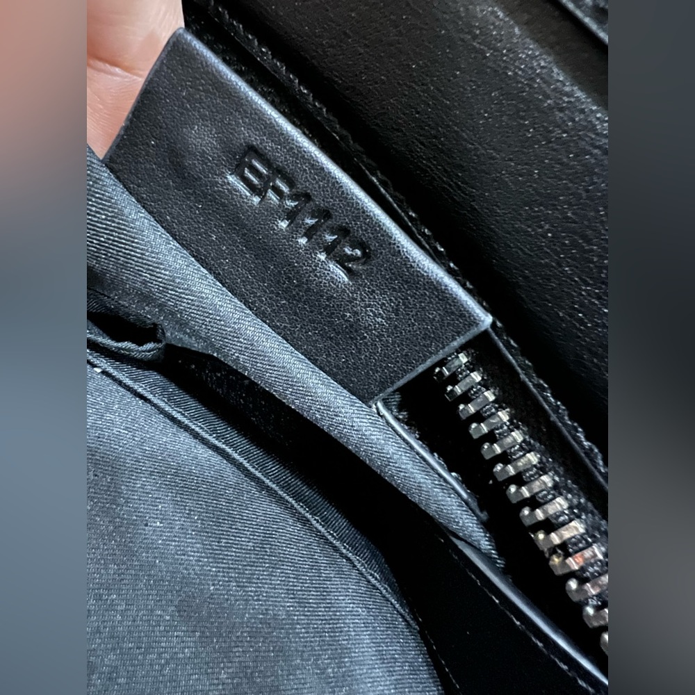 [Sold] Givenchy HDG leather purse in great condition - Picture 10 of 11